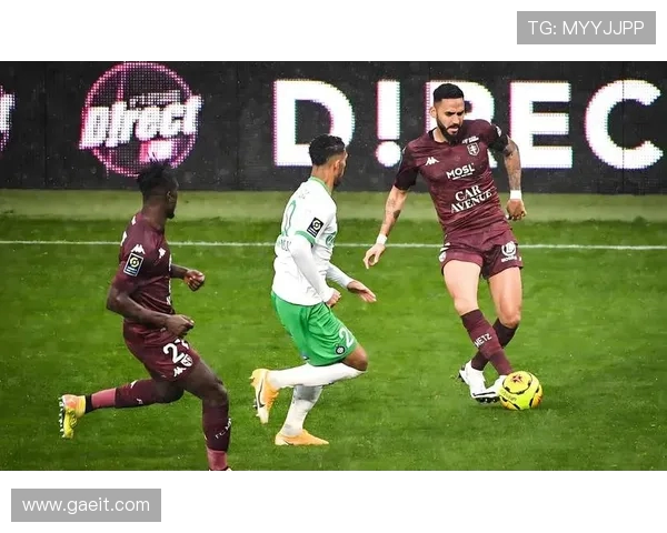 法甲赛季亮点回顾：关键比赛与球员表现盘点